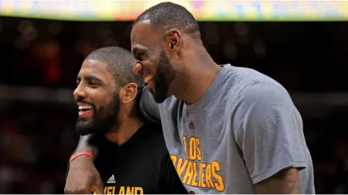 LeBron James y Kyrie Irving
