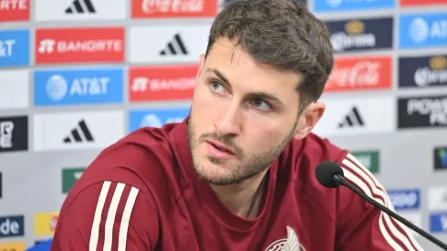 Santi fue titular en el partido con el que inició la Era de Diego Cocca con el Tri.