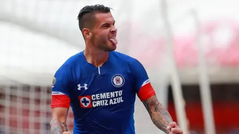 Milton Caraglio festejando el 3-1 de Cruz Azul.