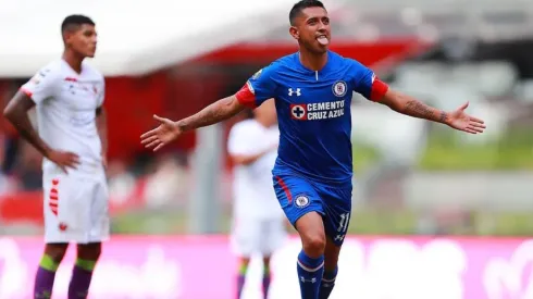 Elías Hernández festejado su anotación ante Veracruz.