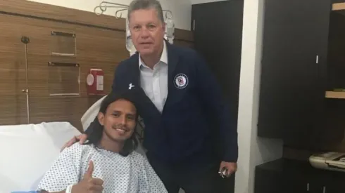 Flores fue operado en la mañana de ayer.