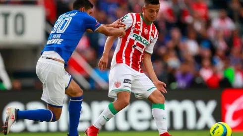 Alvarado ya le dio dolores de cabeza a Cruz Azul cuando jugaba en Necaxa