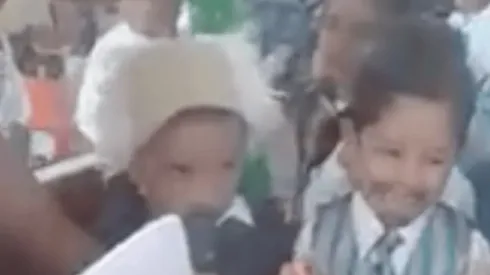 Niño mostró su amor por Cruz Azul en el Día de la Independencia.