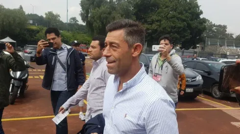 Caixinha llegando al Estadio Olímpico Universitario.