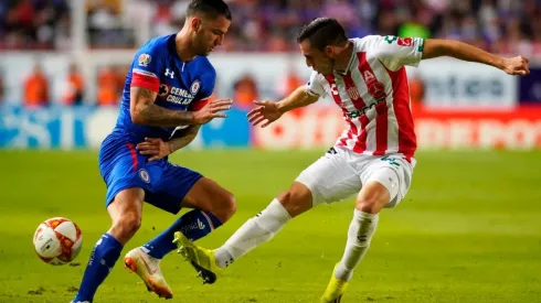 Méndez salió lesionado del encuentro ante Necaxa.