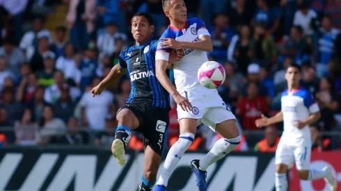 Cruz Azul visita a los Gallos esta tarde.