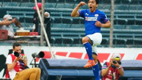 Mena se quedará en Cruz Azul.