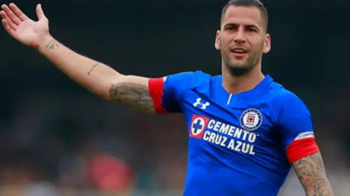 Edgar Méndez abrió la cuenta para Cruz Azul.