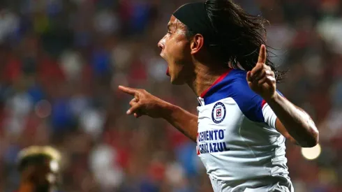 Flores es baja en Cruz Azul desde la jornada 8. (Jam Media)