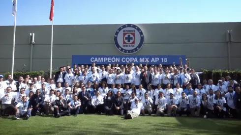 Cruz Azul homenajeó a sus trabajadores. (Cruz Azul Fútbol Club AC)
