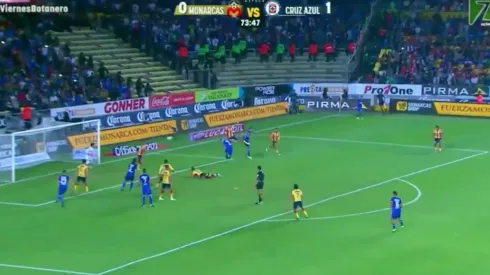 Aguilar anotó el 2-0 para Cruz Azul. (TVAzteca)