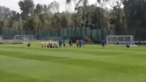 Cruz Azul entrenando penales en La Noria. (Archivo)