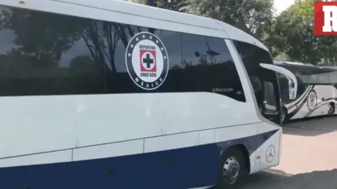 Cruz Azul recibió su primer regalo de navidad por parte de Mercedes Benz.