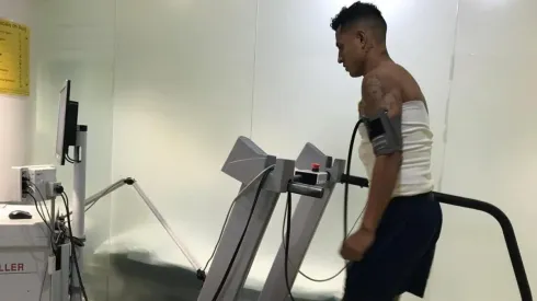 Yoshimar Yotún durante las pruebas médicas con Cruz Azul. (Foto: Cruz Azul)
