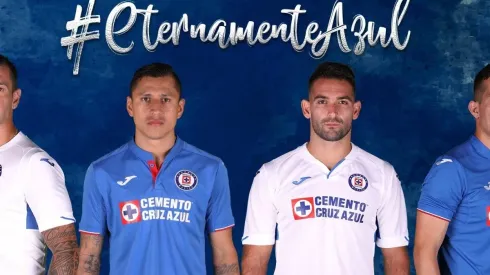 Cruz Azul presentó su nueva playera 2019. (Archivo)