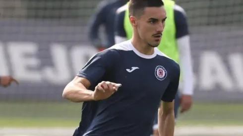 Stephen Eustaquio fue a Dallas a sacar su visa de trabajo.