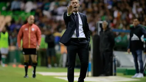 Caixinha suele perder los estribos con la prensa.