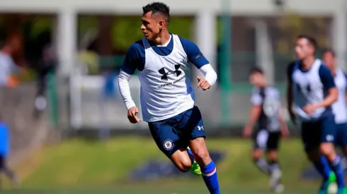 Yotún llegó a Cruz Azul hace pocas semanas.