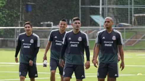 El Piojo junto a sus compañeros en el primer entrenamiento de Martino