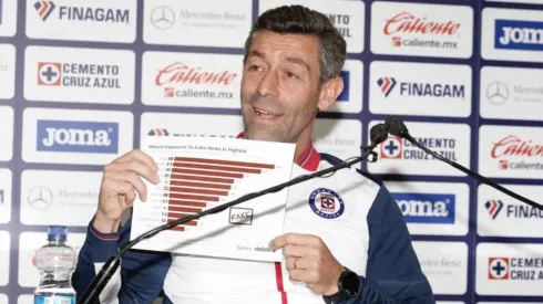 Pedro Caixinha está en guerra con los medios.