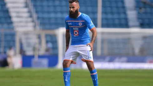 Crosas jugó en Cruz Azul hace unos años.