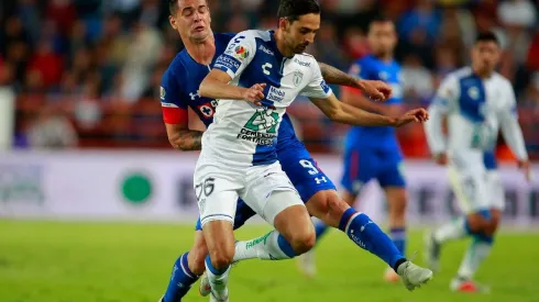 Cruz Azul recibe a Pachuca en el Estadio Azteca.