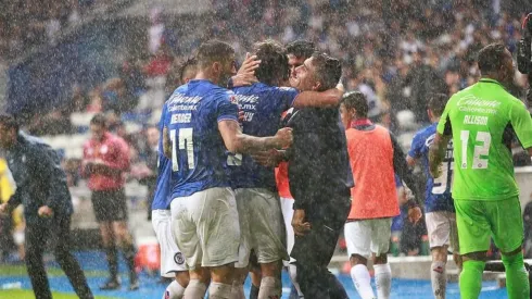 Cruz Azul celebrando el empate frente a Monterrey.