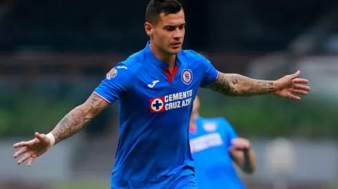 Milton Caraglio celebrando su gol número 10 mil.