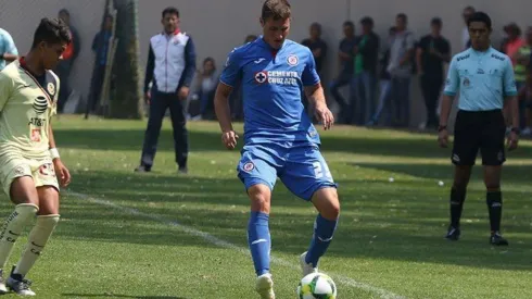 Santiago Giménez se lesionó este fin de semana.