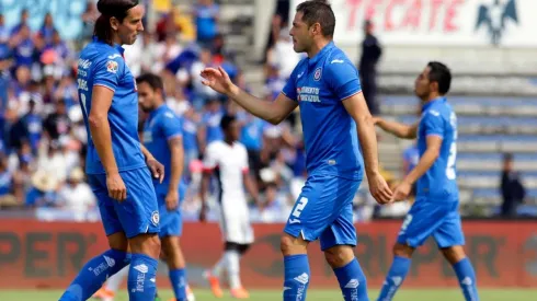 Cruz Azul le tendió la mano a su clásico rival.