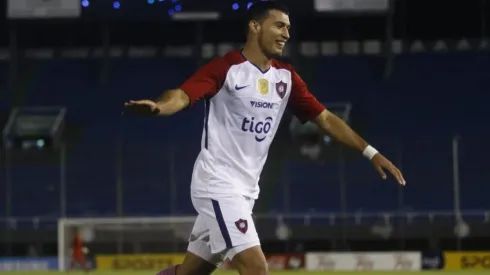 El polivalente zaguero guaraní tendría la predisposición para jugar en Cruz Azul