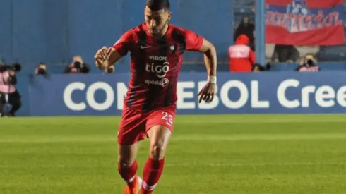 Juan Escobar en un partido con Cerro Porteño.