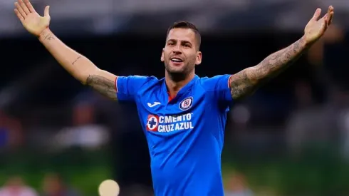 Edgar Méndez en uno de los partidos de Cruz Azul.