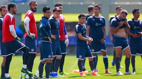 Jugadores de Cruz Azul en el entrenamiento.
