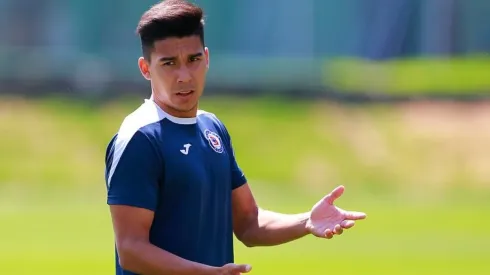 Guillermo Fernández en el entrenamiento de Cruz Azul.