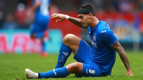 Milton Caraglio se marchó con molestias.