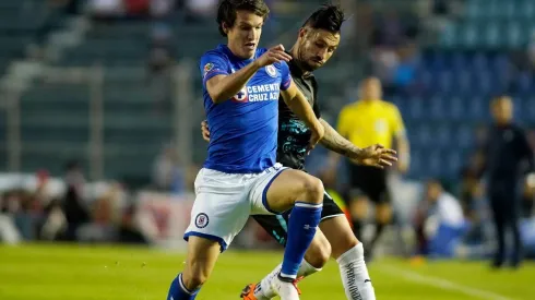 Fierro disputó tan solo un semestre con Cruz Azul.