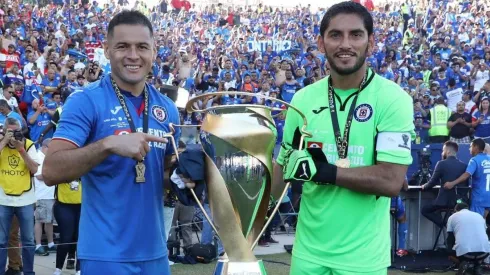 Con equipaje extra aterrizó La Máquina en suelo nacional