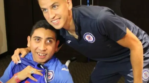 El precioso gesto de Igor Lichnovsky con un aficionado de Cruz Azul