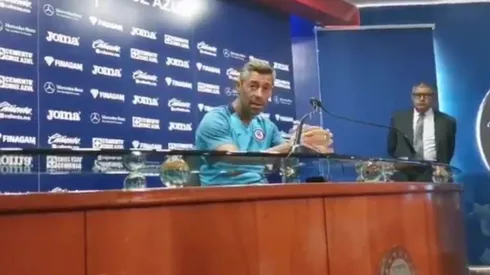¿Qué sucede? Según Pedro Caixinha el plantel de Cruz Azul está completo