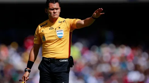 ¿Perjudicó a Cruz Azul? Reclamos contra el arbitraje de Jorge Pérez Durán