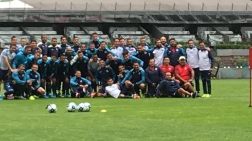 Cruz Azul reconoce cancha en el Azteca y entrena con el Conejo