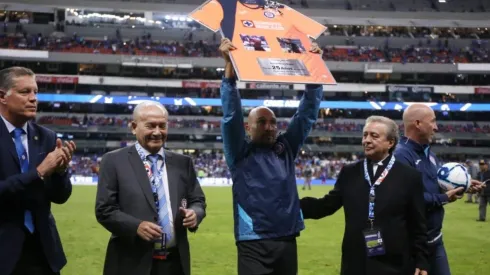 Intenta no llorar: la última vuelta olímpica del Conejo Pérez en Cruz Azul