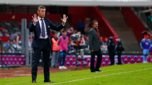 Destrozan a Pedro Caixinha en redes sociales tras su peor derrota dirigiendo a Cruz Azul