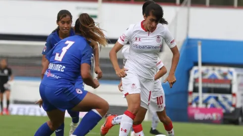 Cruz Azul enfrentando a Toluca en la Femenil.