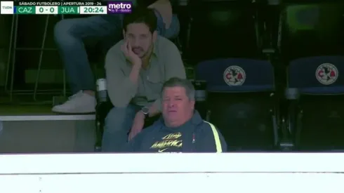Espiando al rival: Miguel Herrera está en el Azteca viendo Cruz Azul vs Juárez