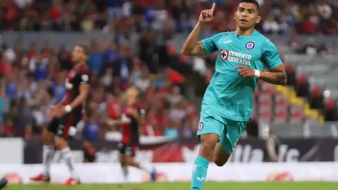 VIDEO: Gol de Orbelín Pineda que le da la ventaja a Cruz Azul sobre Atlas
