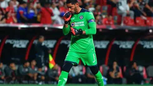 Corona no está lesionado grave y volverá a Cruz Azul en dos semanas