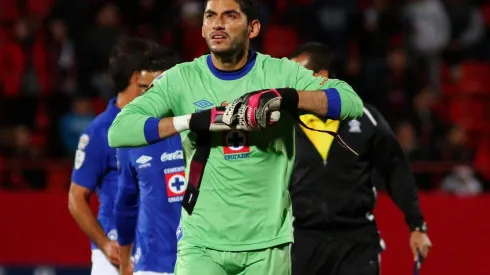 Corona duramente cuestionado por los aficionados