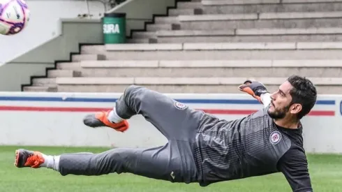 Chuy Corona quiere renovar con Cruz Azul para retirarse como celeste